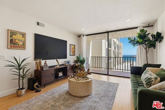 1140 E Ocean Boulevard 220, Long Beach, CA 90802