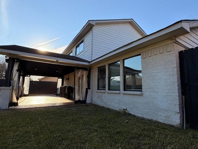 3815 Redwood Falls Drive, Houston, TX 77082