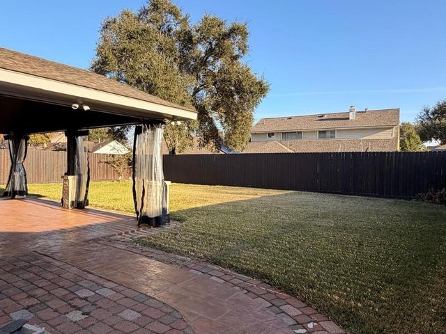 3815 Redwood Falls Drive, Houston, TX 77082