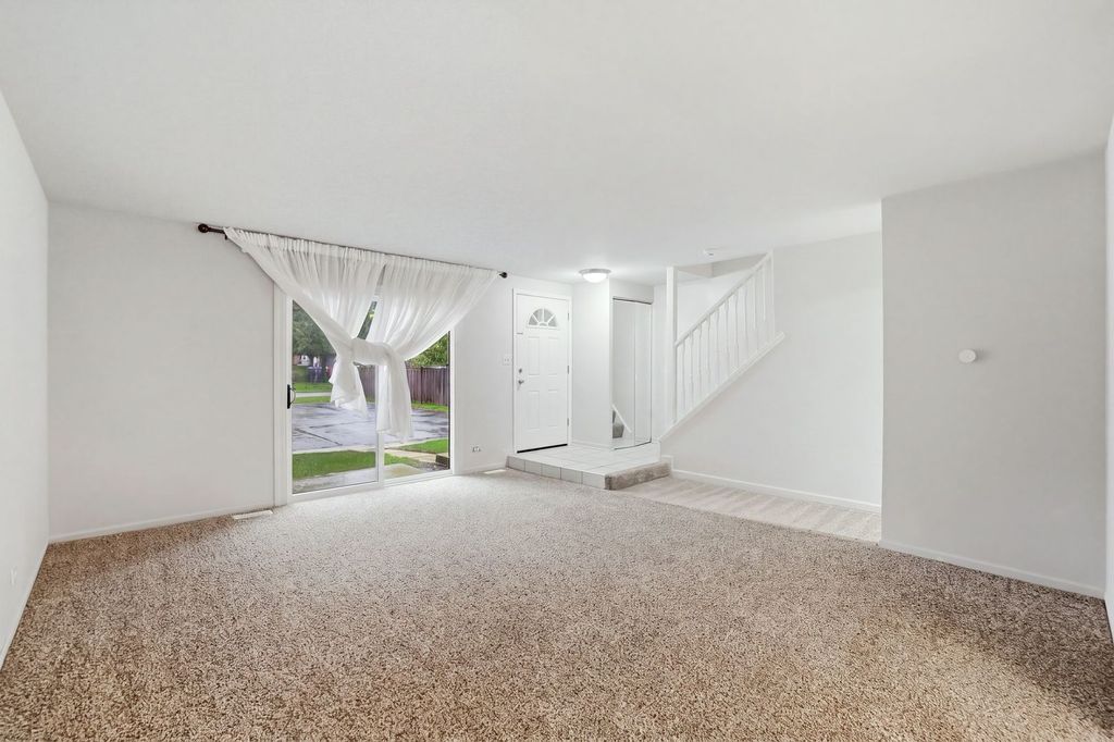2064 Country Club Drive, Woodridge, IL 60517 — photo 4