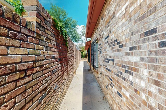 9214 Admiral Lowell Place NE, Albuquerque, NM 87111