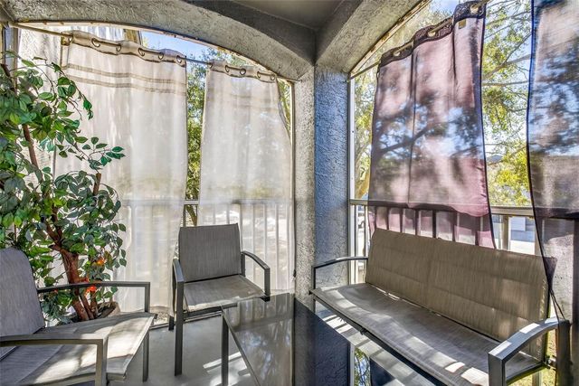 8517 ISLAND BREEZE LANE 205, Temple Terrace, FL 33637