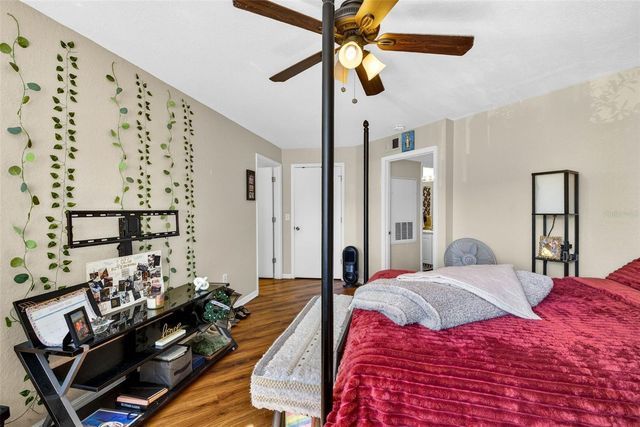 8517 ISLAND BREEZE LANE 205, Temple Terrace, FL 33637