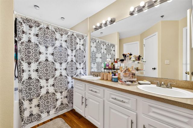 8517 ISLAND BREEZE LANE 205, Temple Terrace, FL 33637