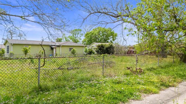 4921 Wipprecht Street, Houston, TX 77026