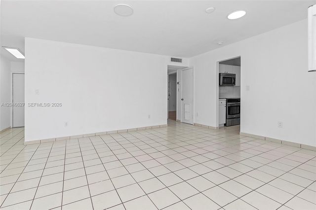 10112 SW 23rd St, Miami, FL 33165
