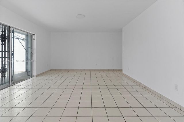 10112 SW 23rd St, Miami, FL 33165