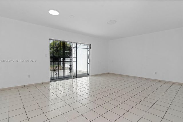 10112 SW 23rd St, Miami, FL 33165