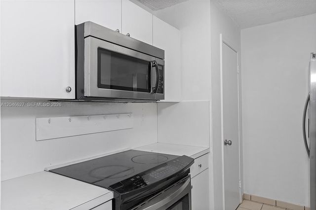 10112 SW 23rd St, Miami, FL 33165