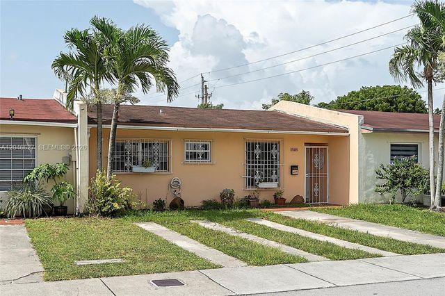 10112 SW 23rd St, Miami, FL 33165