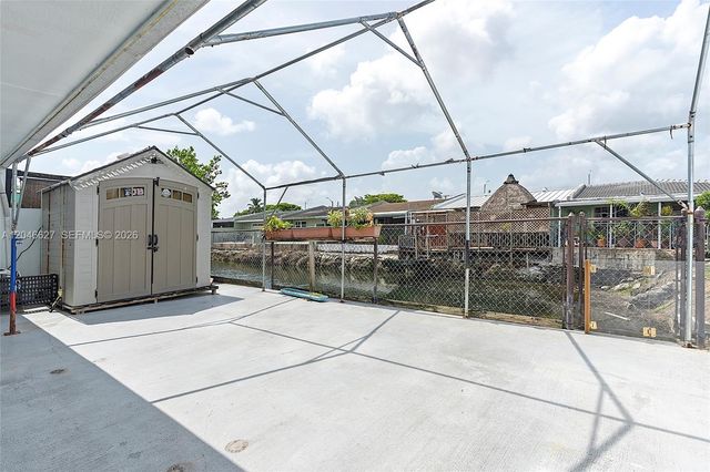 10112 SW 23rd St, Miami, FL 33165