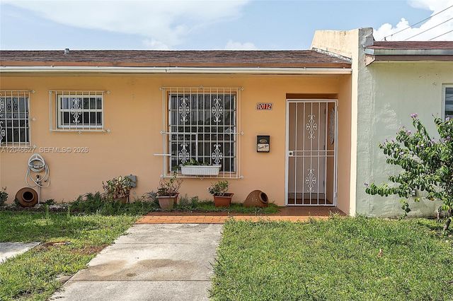 10112 SW 23rd St, Miami, FL 33165