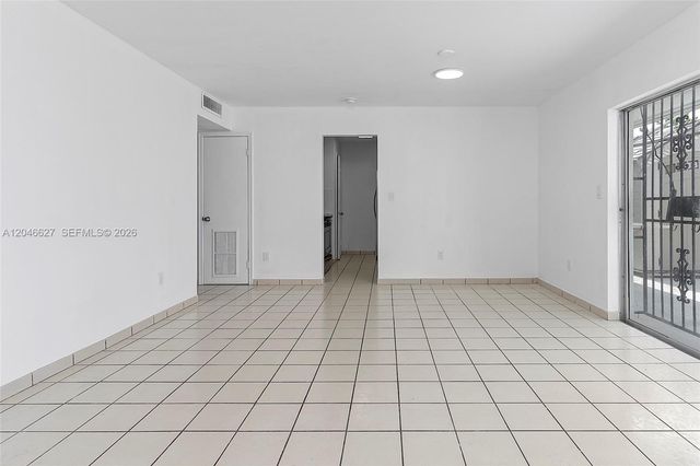 10112 SW 23rd St, Miami, FL 33165