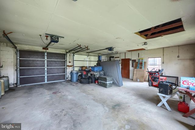 84 CHURCH ST, Seven Valleys, PA 17360