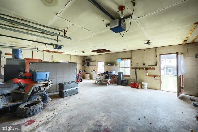 84 CHURCH ST, Seven Valleys, PA 17360