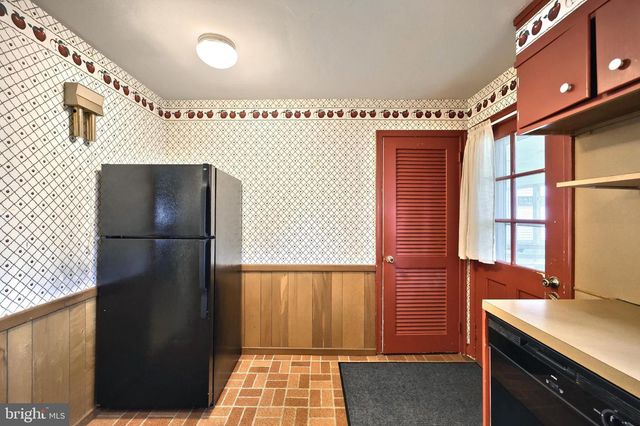 84 CHURCH ST, Seven Valleys, PA 17360