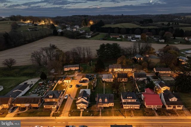 84 CHURCH ST, Seven Valleys, PA 17360