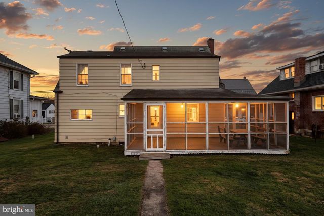 84 CHURCH ST, Seven Valleys, PA 17360