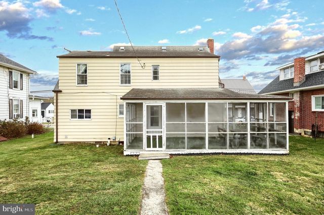 84 CHURCH ST, Seven Valleys, PA 17360