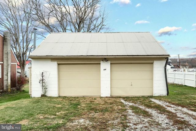 84 CHURCH ST, Seven Valleys, PA 17360