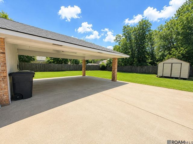 8124 Misty Oaks Ave, Baker, LA 70714