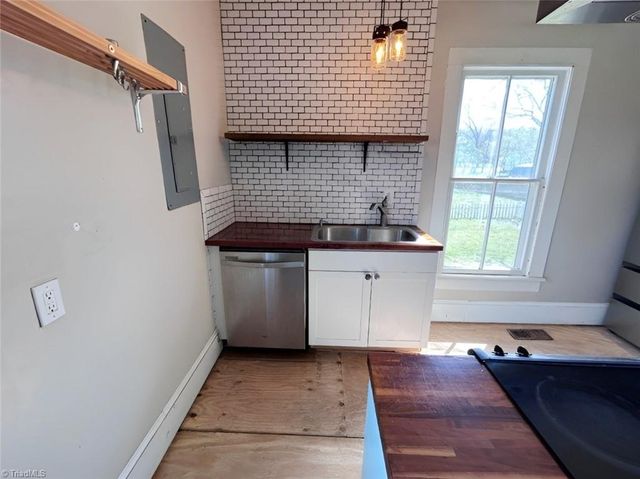 202 E Central Avenue, Catawba, NC 28609