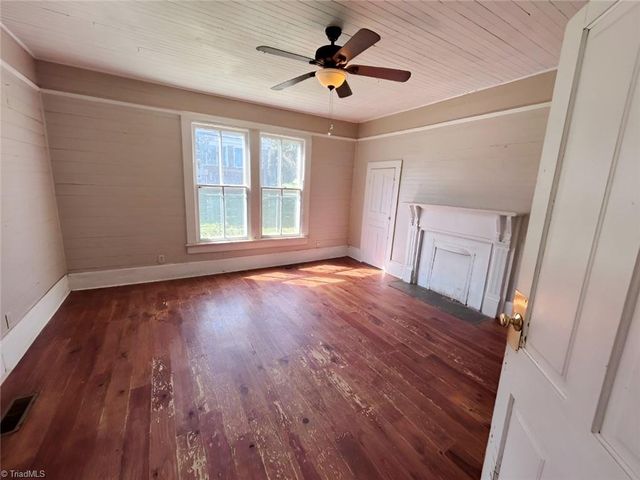 202 E Central Avenue, Catawba, NC 28609