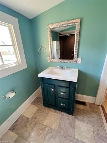 202 E Central Avenue, Catawba, NC 28609