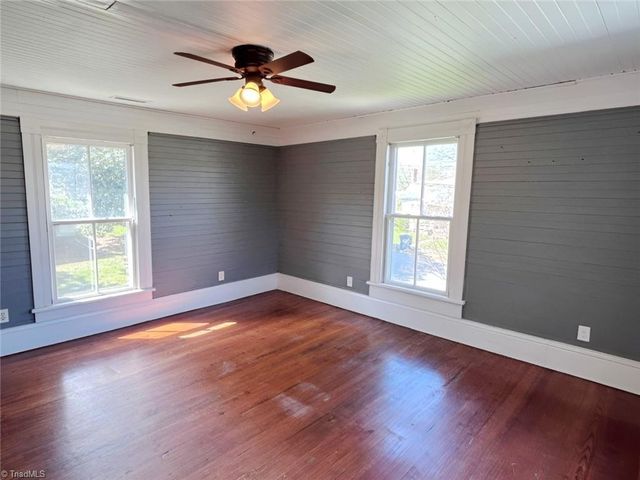 202 E Central Avenue, Catawba, NC 28609