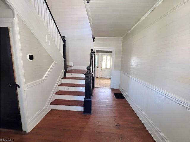 202 E Central Avenue, Catawba, NC 28609