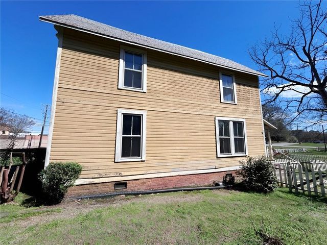 202 E Central Avenue, Catawba, NC 28609