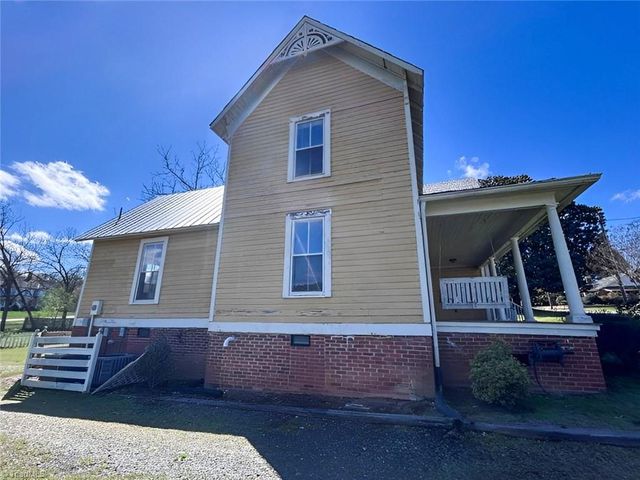 202 E Central Avenue, Catawba, NC 28609
