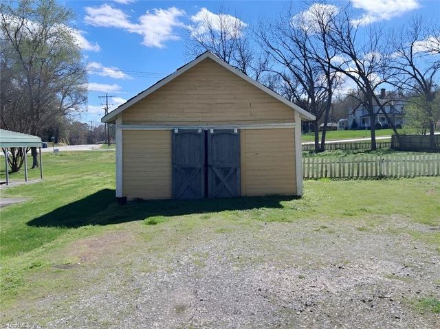 202 E Central Avenue, Catawba, NC 28609