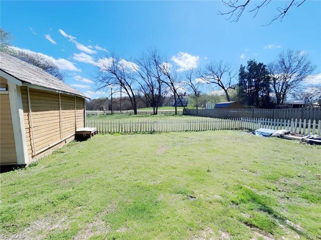 202 E Central Avenue, Catawba, NC 28609