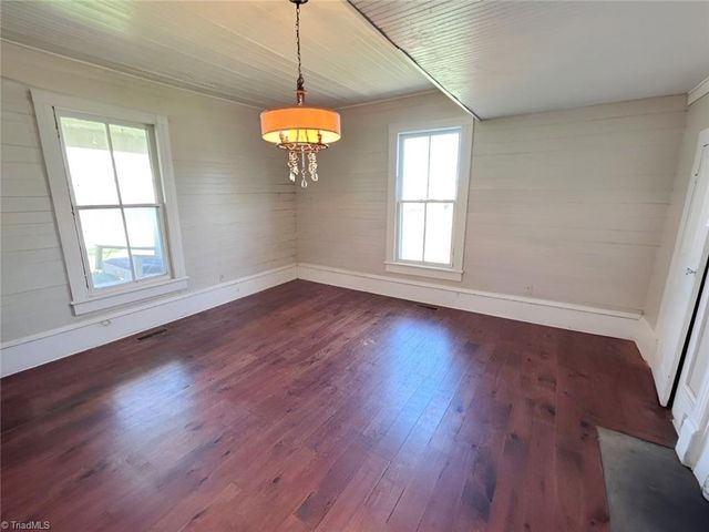 202 E Central Avenue, Catawba, NC 28609