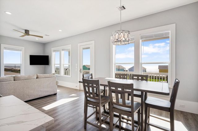 2419 Audubon Avenue, Gilchrist, TX 77617