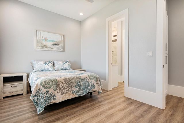 2419 Audubon Avenue, Gilchrist, TX 77617