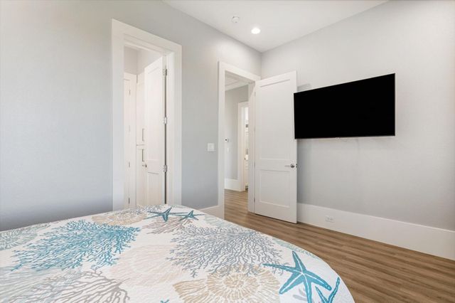 2419 Audubon Avenue, Gilchrist, TX 77617