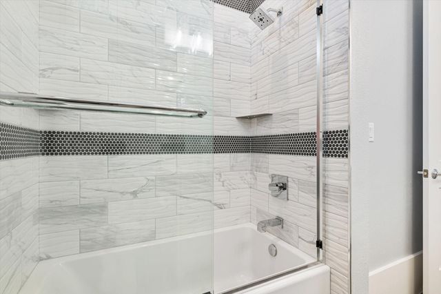 2419 Audubon Avenue, Gilchrist, TX 77617