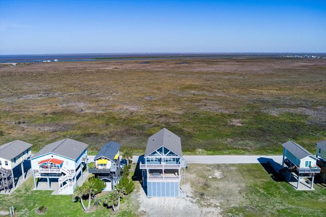 2419 Audubon Avenue, Gilchrist, TX 77617