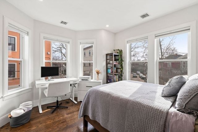 12-14 Porter St 12, Boston, MA 02130