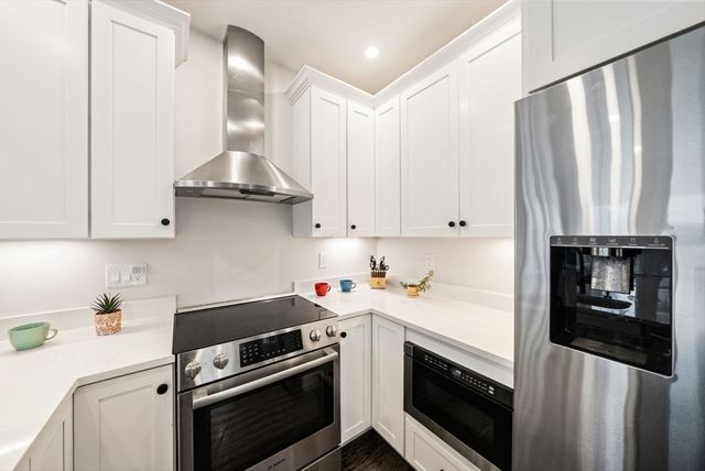 12-14 Porter St 12, Boston, MA 02130