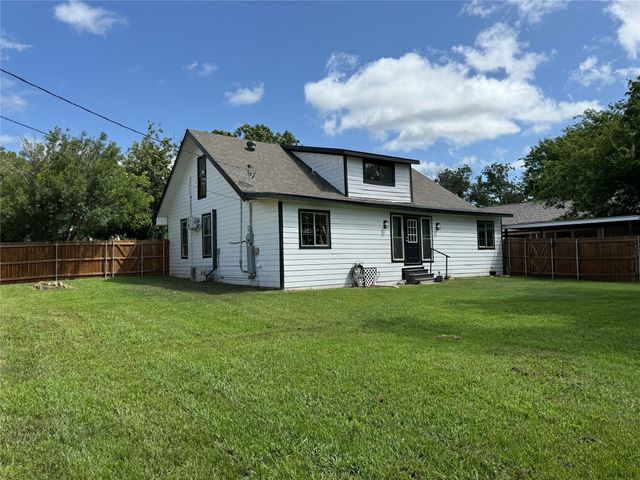 607 W 9th Street, Cisco, TX 76437