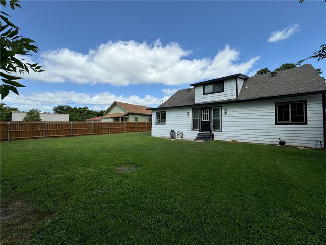 607 W 9th Street, Cisco, TX 76437