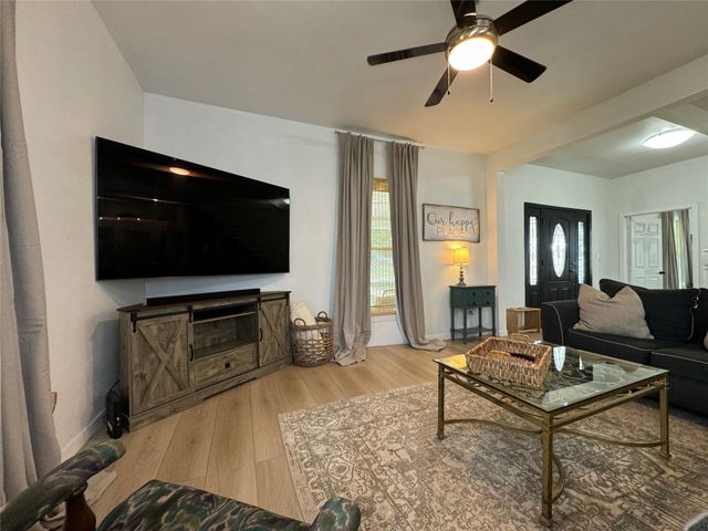 607 W 9th Street, Cisco, TX 76437