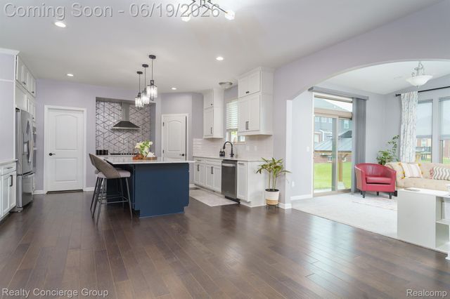 2165 MEMORIAL Lane, Rochester Hills, MI 48307