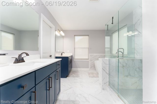 2165 MEMORIAL Lane, Rochester Hills, MI 48307