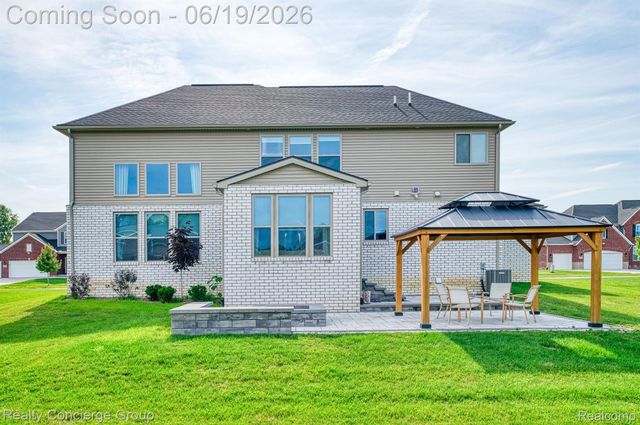 2165 MEMORIAL Lane, Rochester Hills, MI 48307