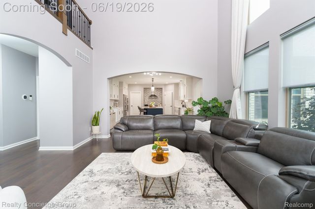 2165 MEMORIAL Lane, Rochester Hills, MI 48307