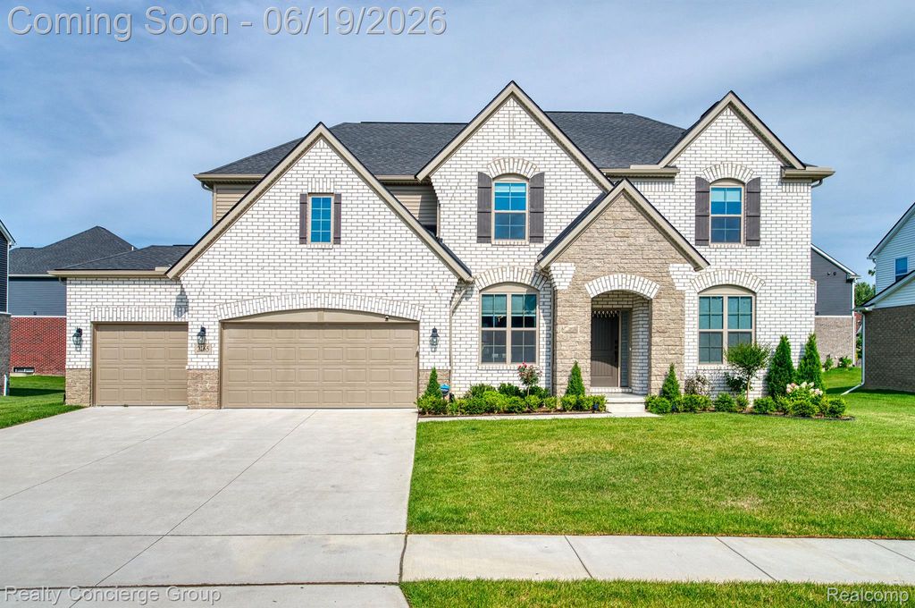 2165 MEMORIAL Lane, Rochester Hills, MI 48307